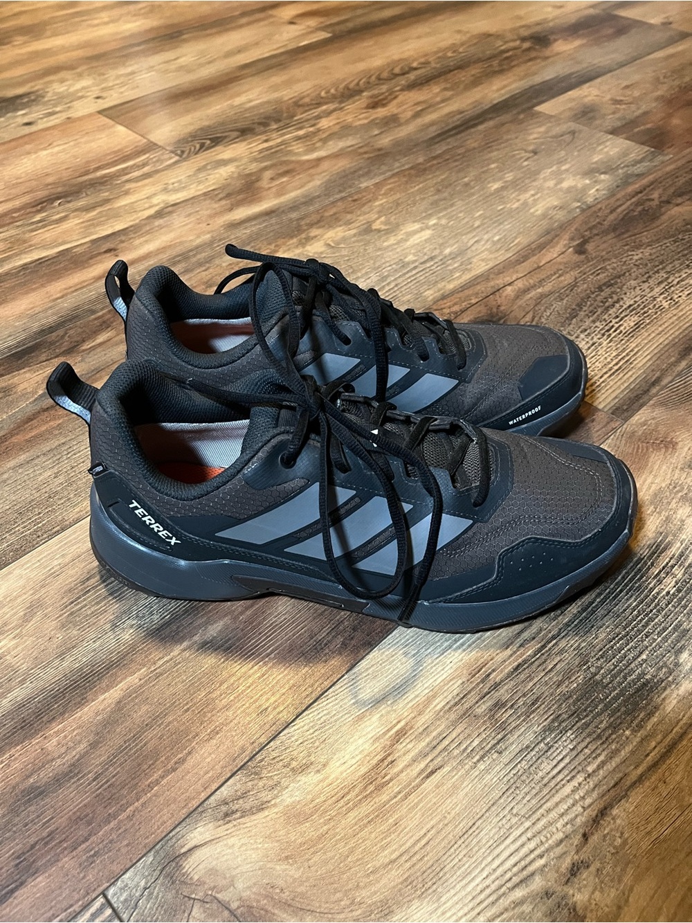 Adidas TERREX Men’s 9.5 Waterproof Hiking Shoes Black Gray CLIMAPROOF